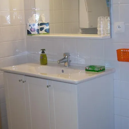 D'hotes A La Ferme Des Gosselins Bed & Breakfast *