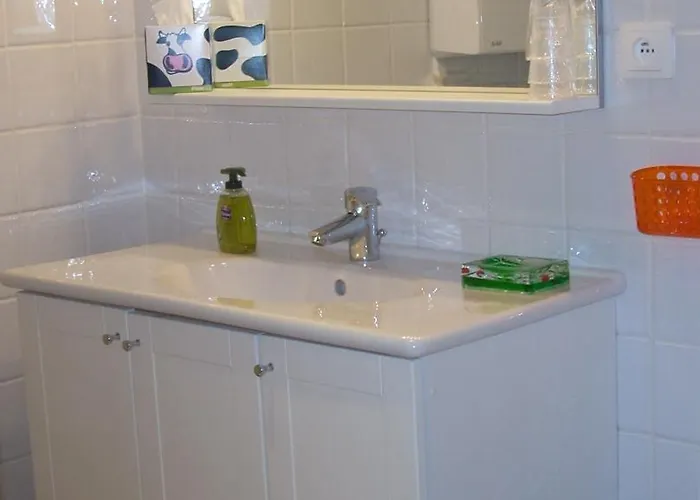 D'hotes A La Ferme Des Gosselins Bed & Breakfast *