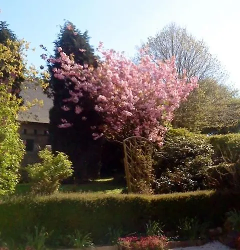 D'hotes A La Ferme Des Gosselins Bed & Breakfast *